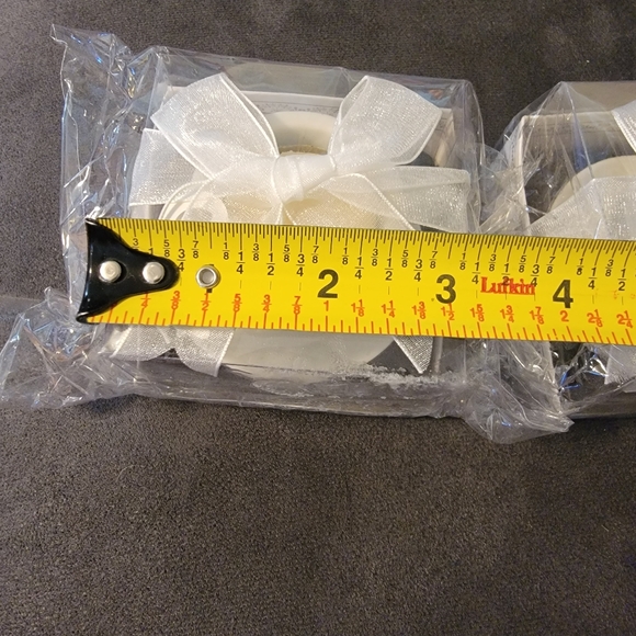 2 Mini Teacup and Saucers candles - Picture 7 of 10